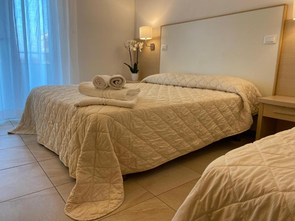 Camera tripla vista mare